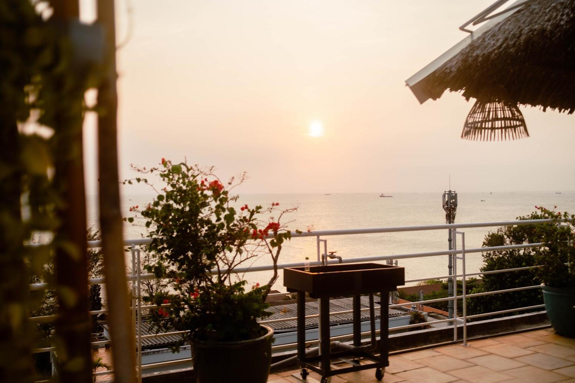Ananas Beach Hotel Vung Tau Exterior photo